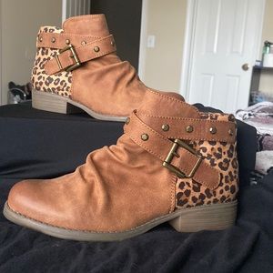 White Mountain, Brown with Leopard Print Ankle Boots! Size 6.5, brand new.